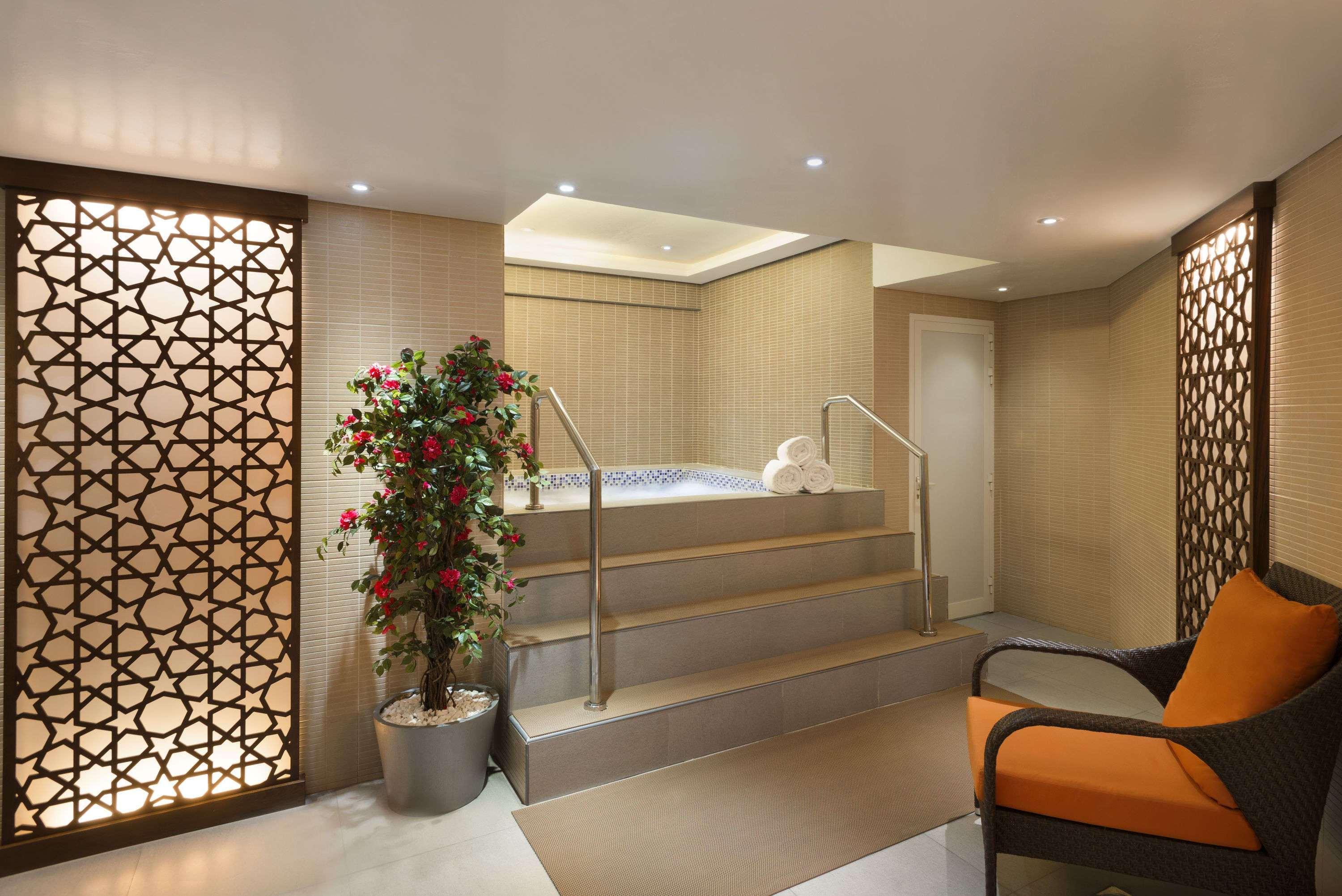 Ramada Corniche 4* Abu Dhabi