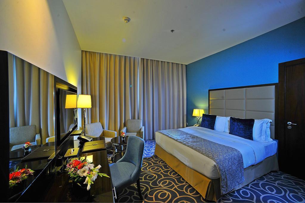 Ramada Corniche Hotel