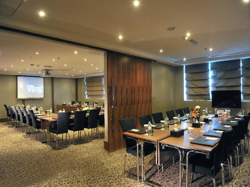 Ramada Corniche Hotel 4*