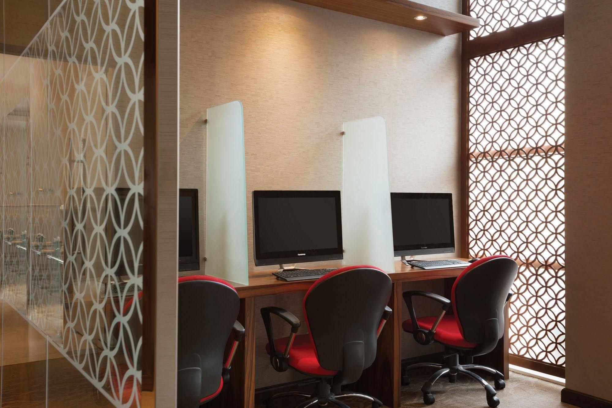Ramada Corniche Hotel 4*