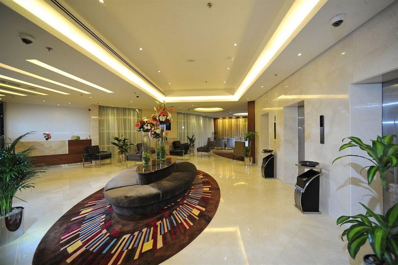 Ramada Corniche 4*