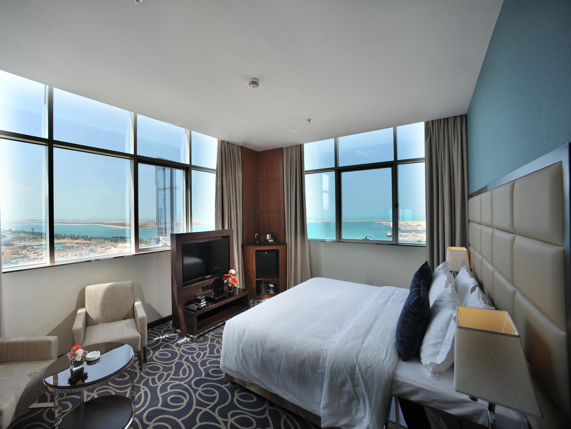 Ramada Corniche Hotel 4*