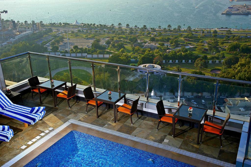 Ramada Corniche 4*