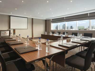 Hotel Ramada Corniche 4*